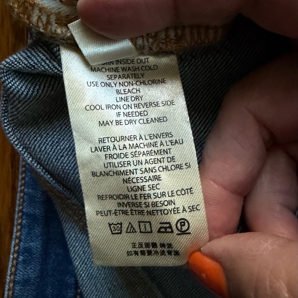 Pilcro Slim Boyfriend Crop Distressed Mid-Rise Med Wash Jeans
Size 27 - Picture 9 of 13